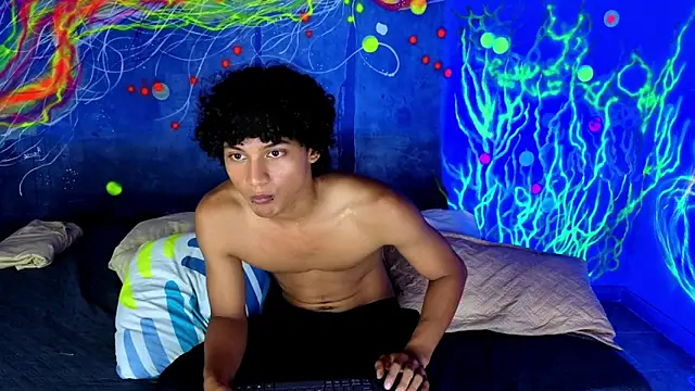 hades_derox_: διαδικτυακό σόου στην κάμερα