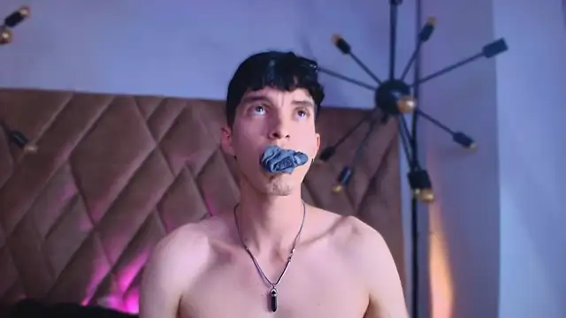 Chat +18 de Jheampiiero ao vivo