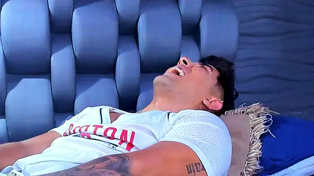 alangreek1 Adlı Modelin Canlı XXX Sohbeti