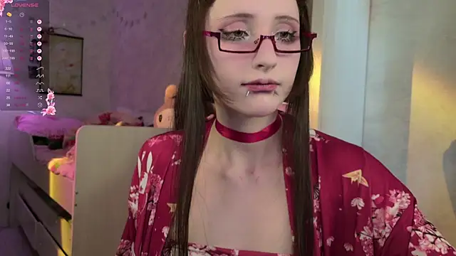 MiraJades Chat XXX in diretta