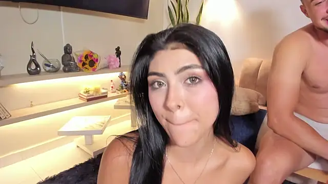 Honey_luxury_cute 网络视讯表演