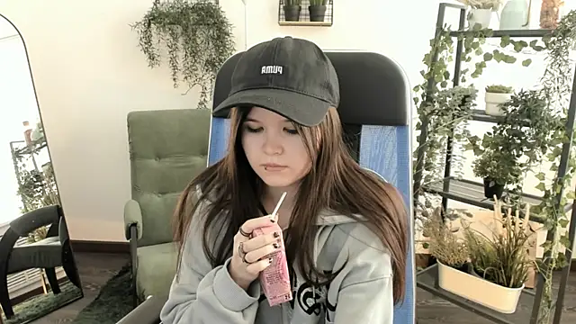 Elainebeness' Live XXX Chat