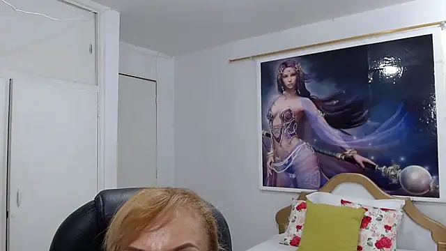 emiliaa_hot's Webcam Show