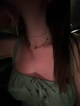 Chat +18 de zelyramonvielly ao vivo