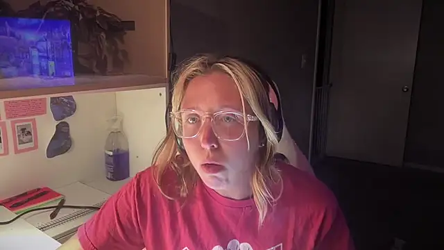 MUSCLEMOMMY1365 Show in webcam