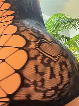 Mau_White Adlı Modelin Canlı XXX Sohbeti