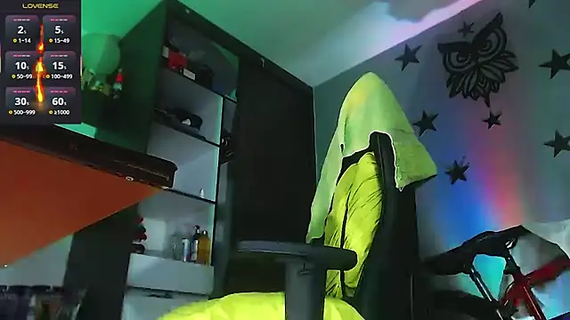 justincs' Live XXX Chat