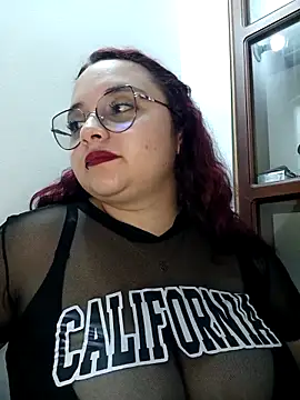 CURVY-HORNY's Live XXX Chat