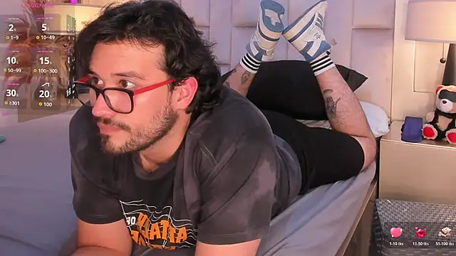 AdrianSith: онлайн-секс-чат