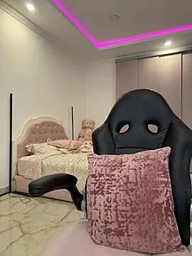 دردشة MissBecka_ الجنسية المباشرة