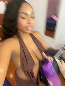 Chat XXX en directo de Kloe_rousse01