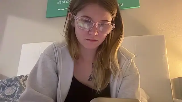 Pokazy przed kamerką – Riley_ray69