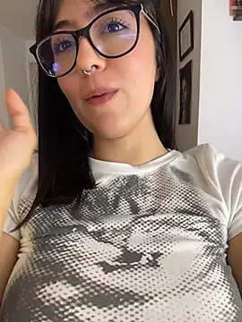 Chat XXX en directo de HinaSweet