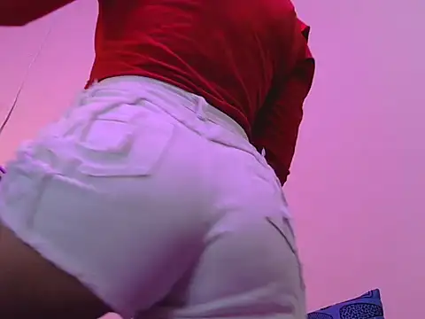 tinny_emiily's Live XXX Chat