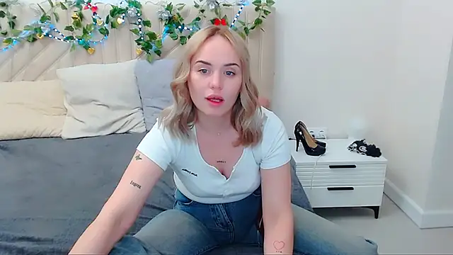 Chat +18 de LiluMoon__ ao vivo