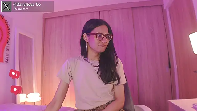 Chat +18 de DanyNova_Co ao vivo