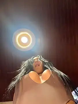 Sofia_Collins- Pertunjukan Webcam