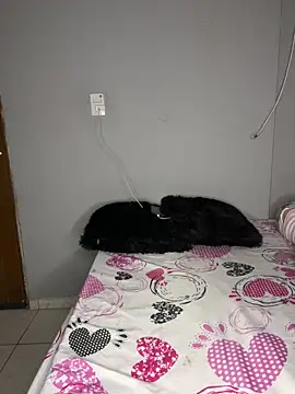 Pertunjukan Kamera Web Mia2024