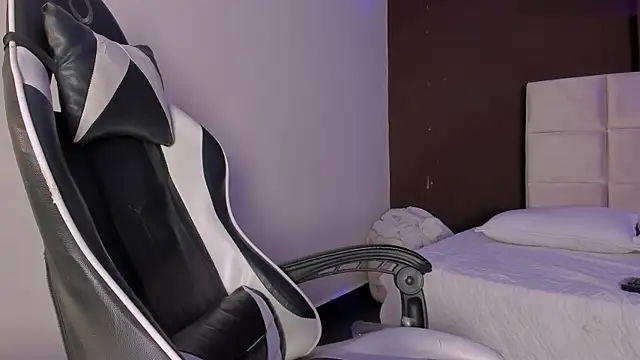 Онлайн чат XXX Astrid_leon