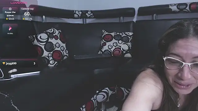 Pokazy przed kamerką – kaylaMinov_