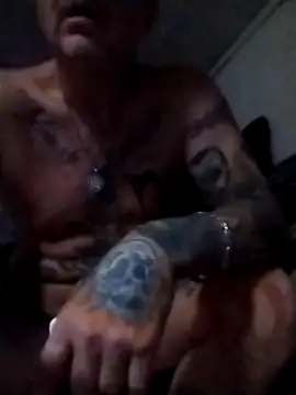 WiltedYeller Show in webcam