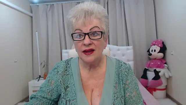 KayleSmoll: онлайн-секс-чат