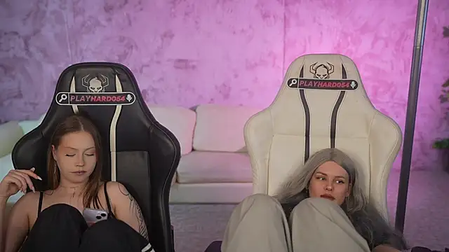 Esmie_Smile élő XXX-chatje