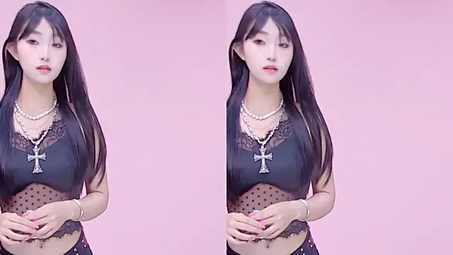 MS-888: διαδικτυακό σόου στην κάμερα