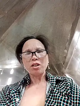 Tina6886's Live XXX Chat