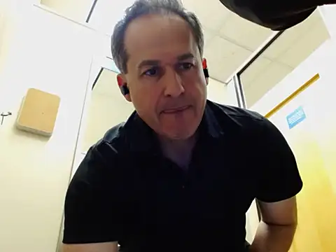 Luvs2Licky: вебкам-шоу