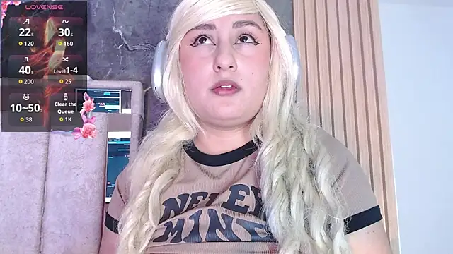 Онлайн чат XXX Hazumi_Tsu