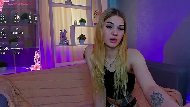 Show modela MeowAdel na web-kameri