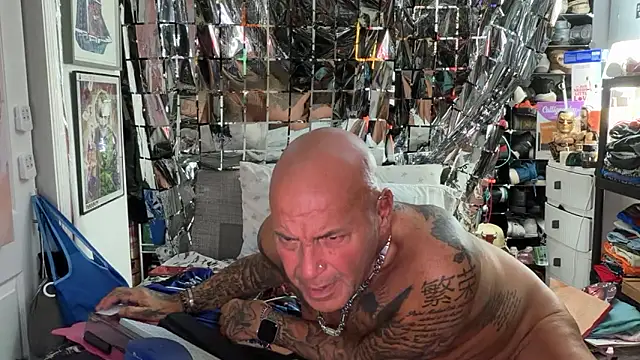 lovetatts64's Live XXX Chat