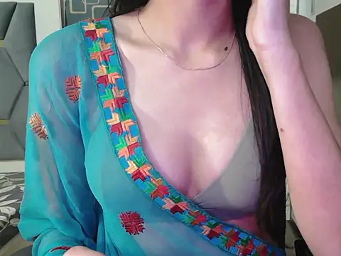 Simreet_22 élő XXX-chatje