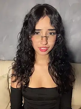 RosseMelody: διαδικτυακό σόου στην κάμερα