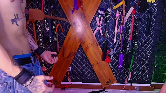 Chatroom XXX en direct de Dena_BDSM