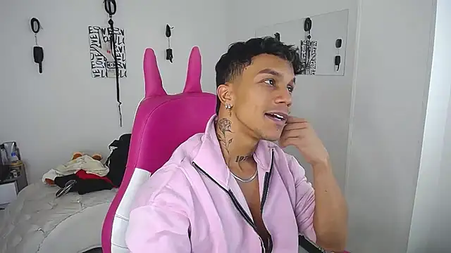 Show modela Leonard_Price na web-kameri