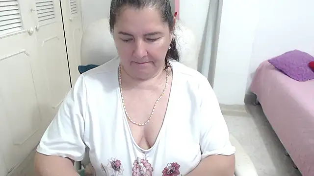 leonela_69 Live XXX-chat