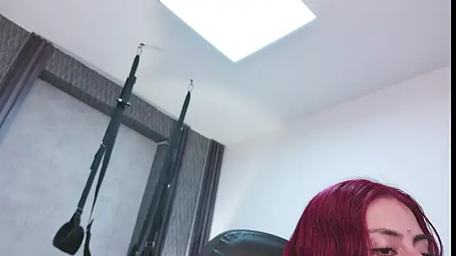 selene_red_ Live XXX-chat