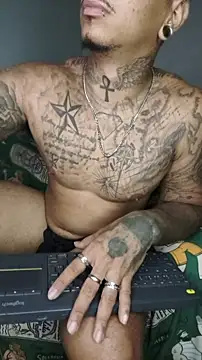 Pertunjukan Kamera Web David_tatto1