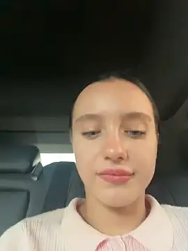 MiaTee – Live XXX-chat