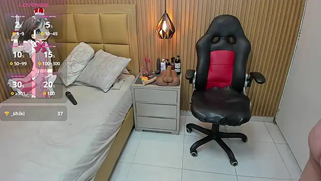 LOLAMAXIのライブXXXチャット