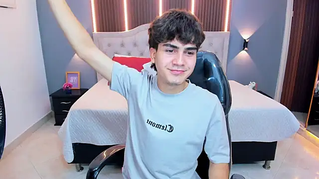 Tommy18__'s Live XXX Chat