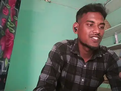 Tamilgud23 élő XXX-chatje