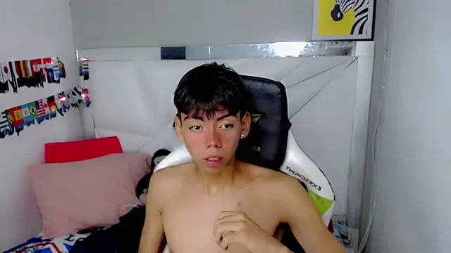 Chatroom XXX en direct de Liarr_