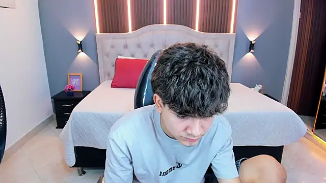 Czat XXX na żywo – Tommy18__