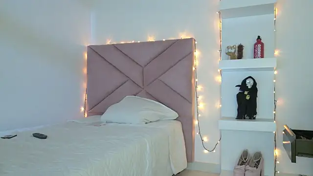 eva_sin18 Adlı Modelin Canlı XXX Sohbeti