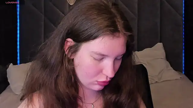 Show modela Luna_Tide na web-kameri