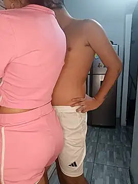 Pokazy przed kamerką – kingofqueenxxx