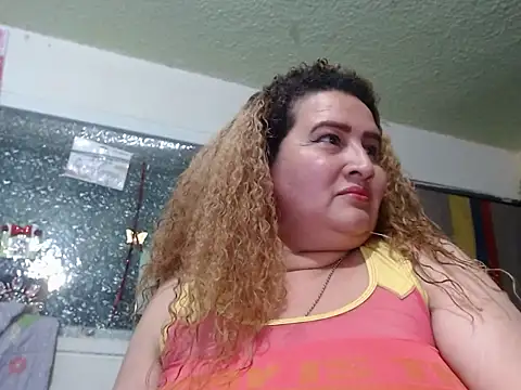 Perla1981-- Adlı Modelin Canlı XXX Sohbeti